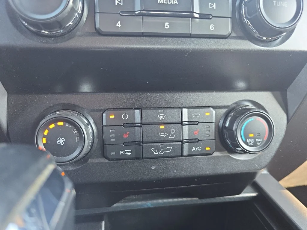 Certified Used 2020 Agate Black Metallic Ford XLT image 19