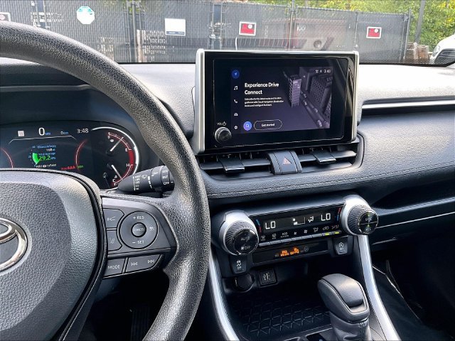 Used 2025 White Toyota XLE image 27
