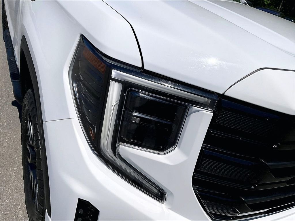 Used 2023 White GMC Elevation image 32