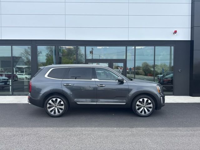 Used 2020 Gray Kia S image 2