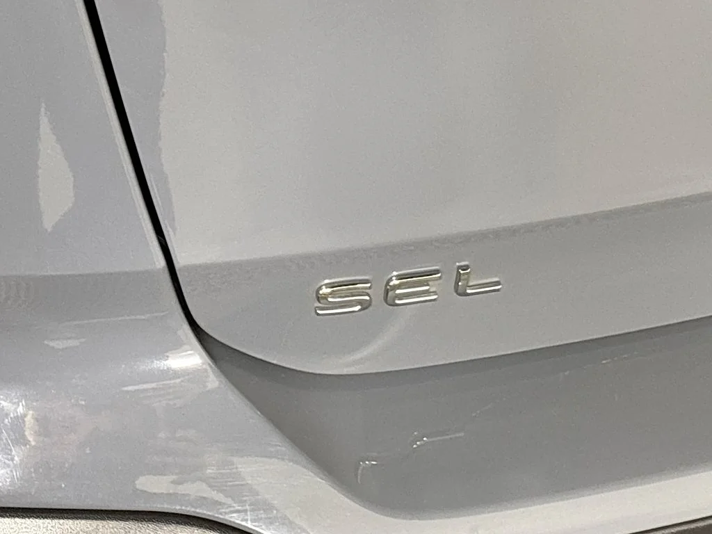 Used 2022 Gray Volkswagen 1.5T SEL image 25