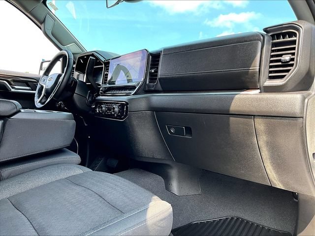 Used 2023 SUMMIT WHITE Chevrolet LT image 14
