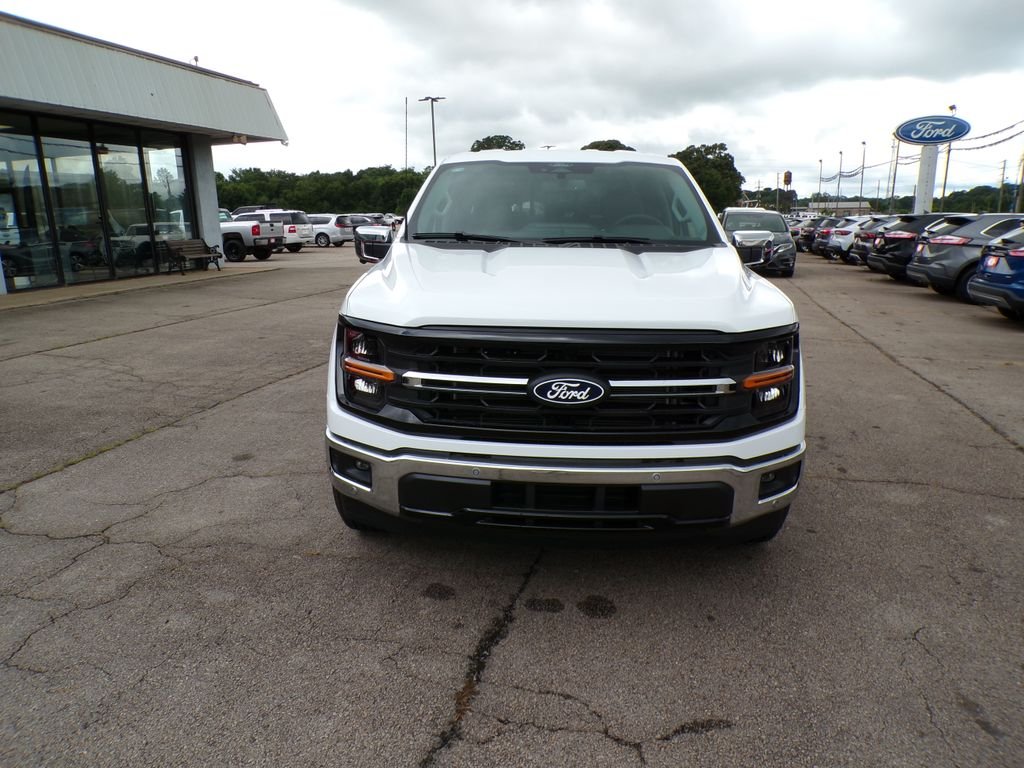 New 2026 Oxford White Ford XLT image 2