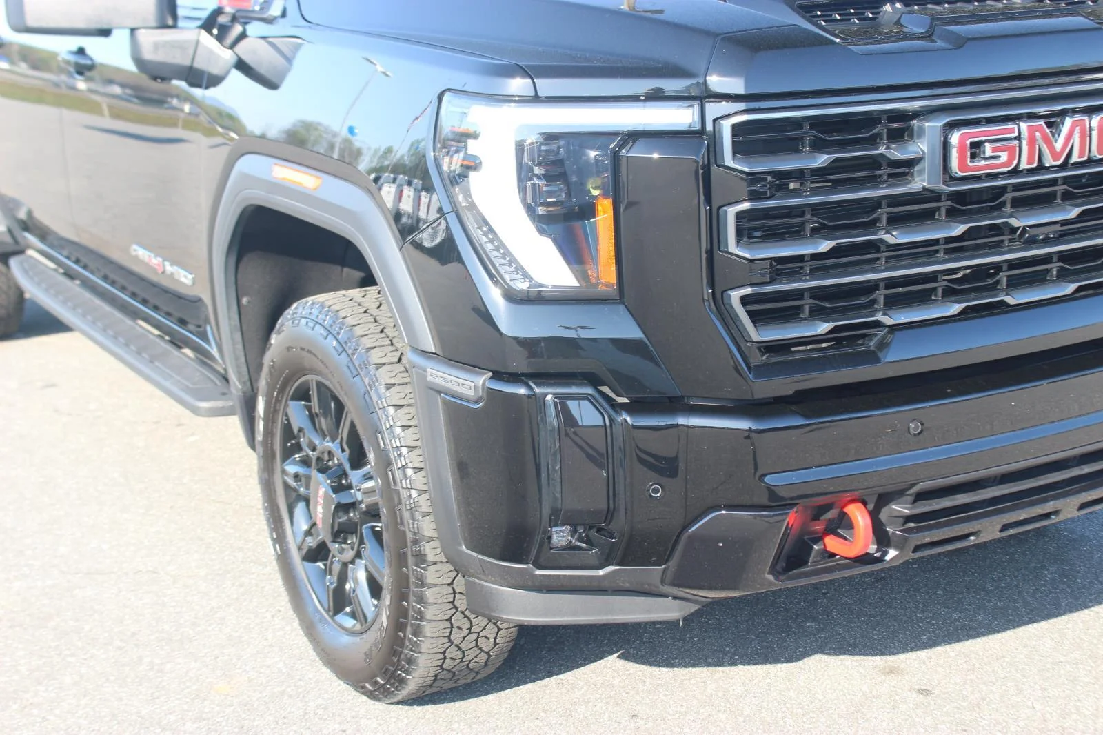 Used 2025 Onyx Black GMC AT4 image 9