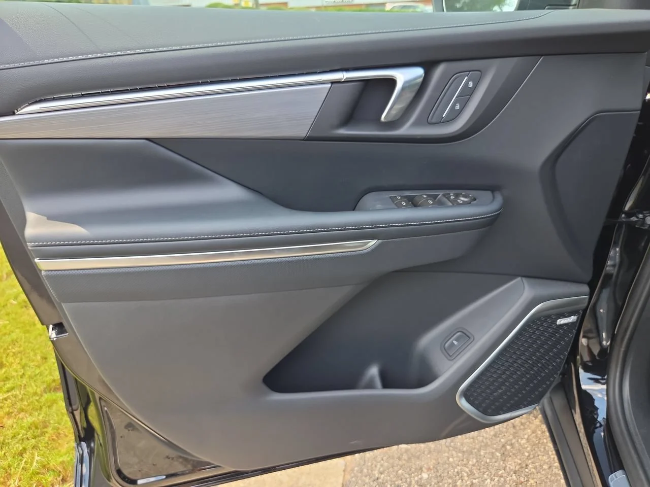 New 2027 Ebony Twilight Metallic Buick Preferred image 21