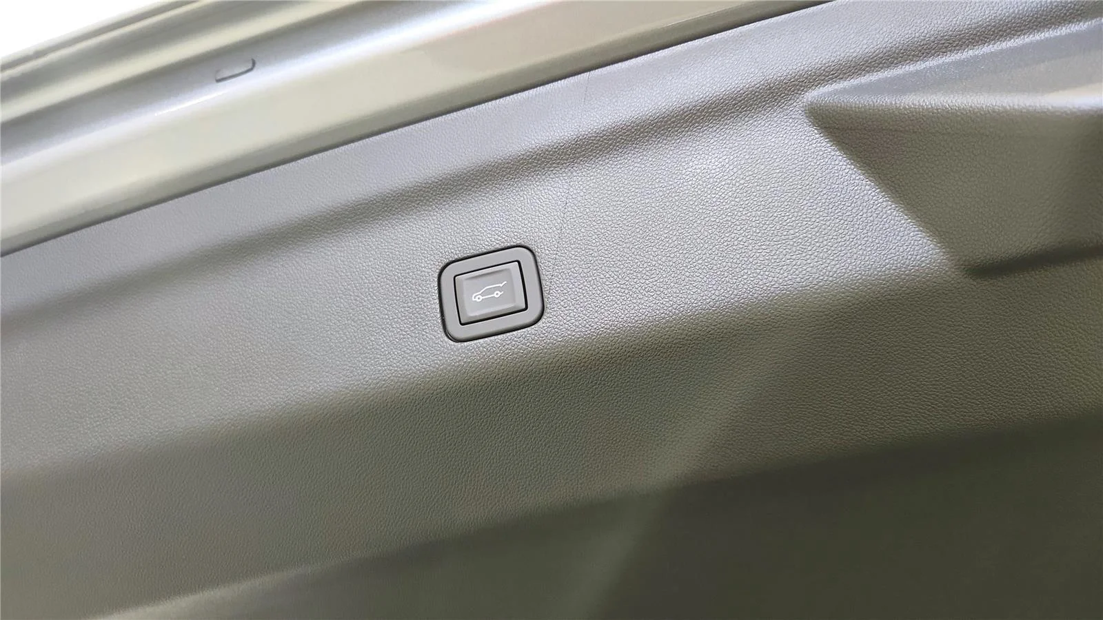 2026 Chevrolet Tahoe Premier - Photo 25