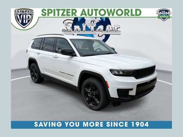 Used 2021  Jeep Altitude image 1