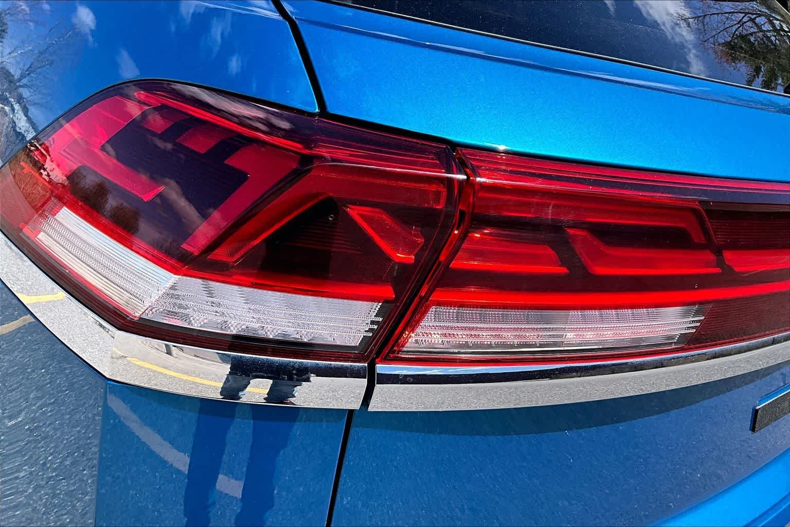 Used 2024 Kingfisher Blue Metallic Volkswagen 2.0T SE w/Technology image 28