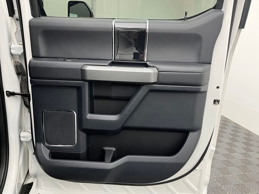 Used 2022 White Metallic Ford Platinum Lifted Truck image 37