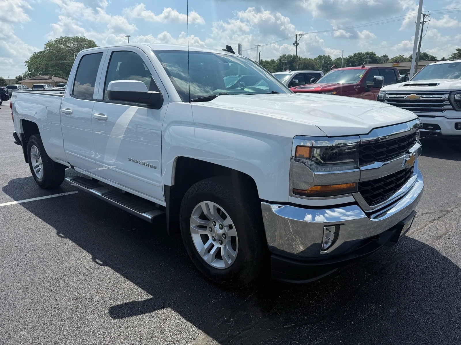 Used 2017 SUMMIT WHITE Chevrolet LT image 7