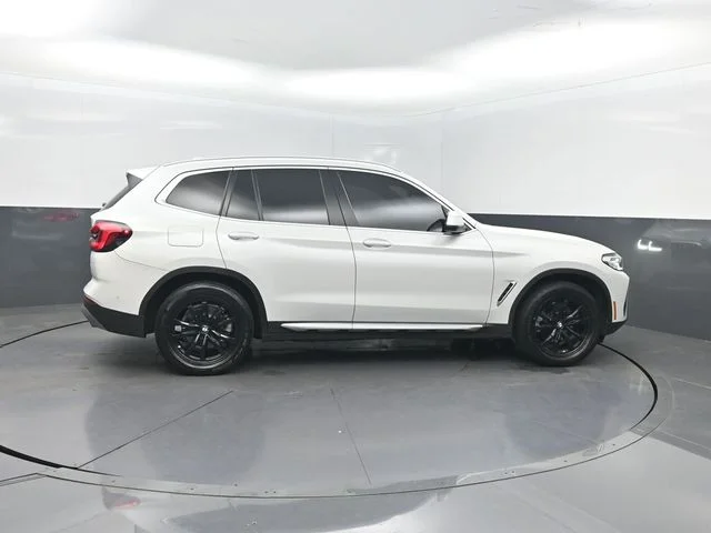 Used 2022 White BMW xDrive30i image 33