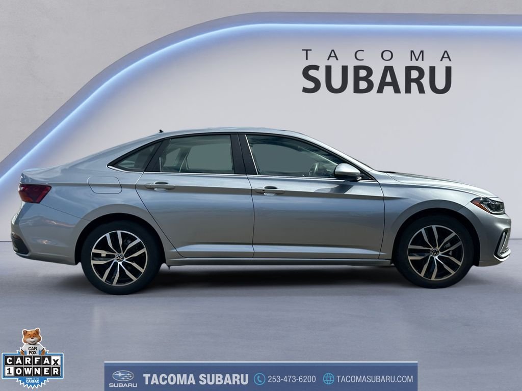 2025 Volkswagen Jetta SE - Photo 6