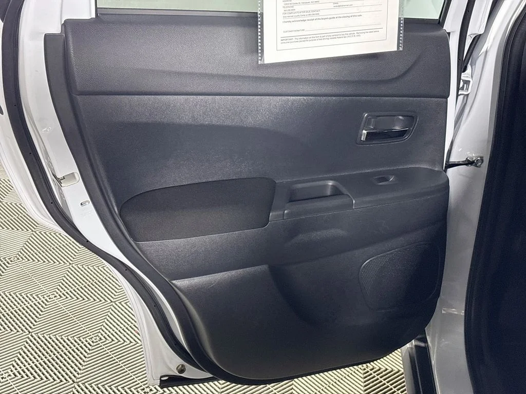 Used 2025 Silver Mitsubishi 2.0 ES image 18