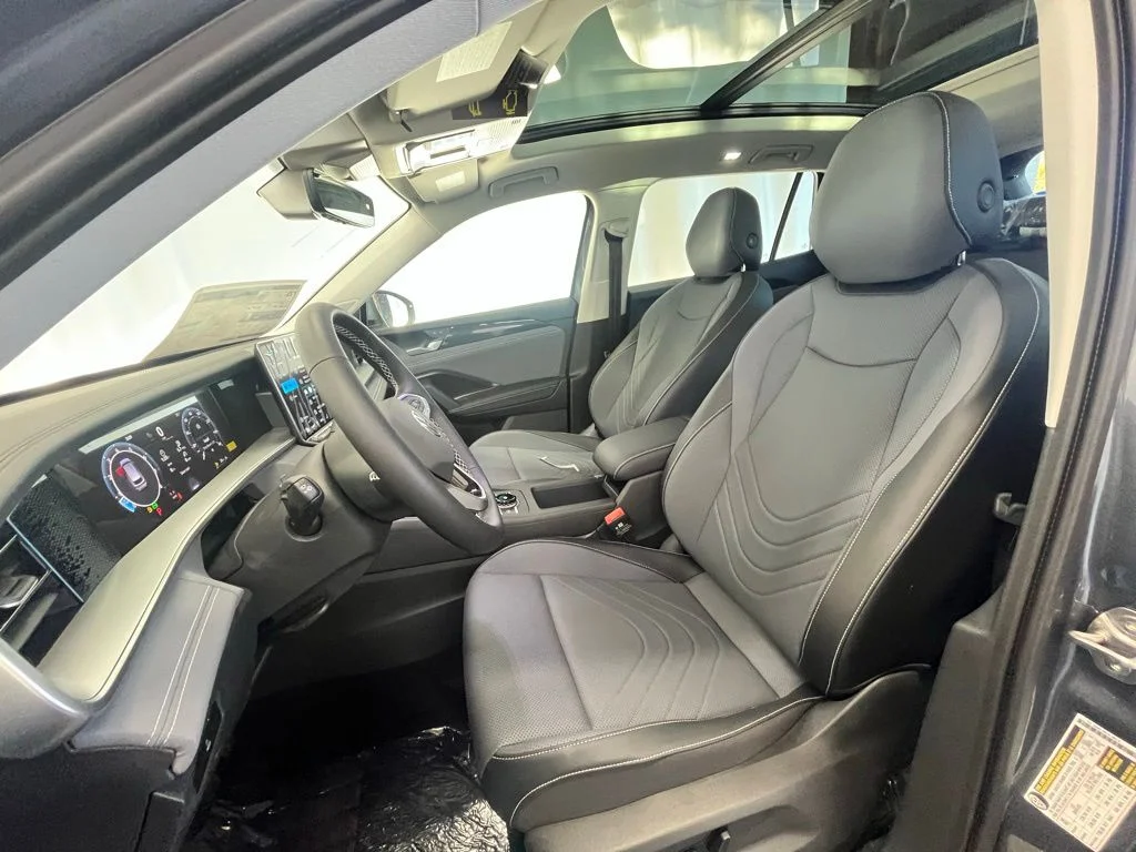 2026 Volkswagen Tiguan SE - Photo 10