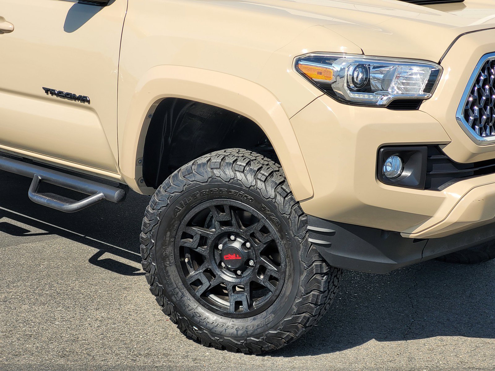 Used 2019  Toyota  image 11