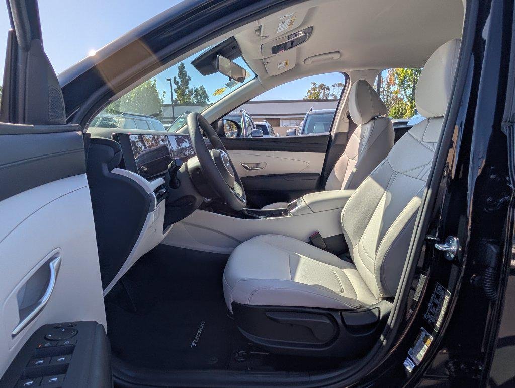 New 2026 Black Hyundai SE FWD image 11