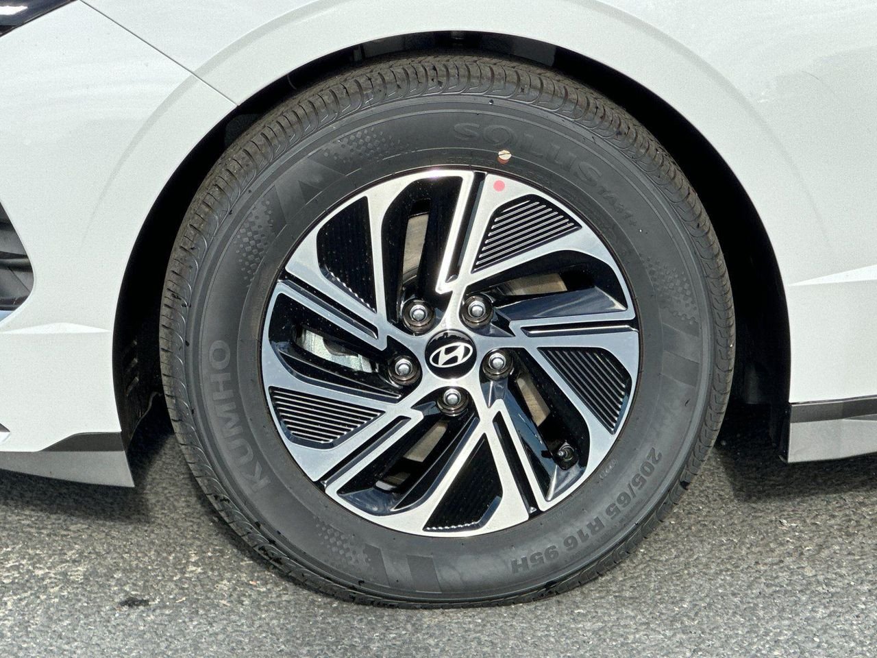 New 2026 White Hyundai Blue image 23