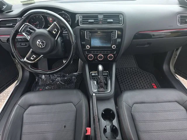 Used 2017  Volkswagen GLI image 10