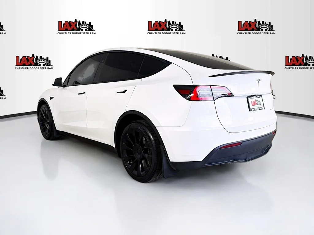 Used 2024 White Tesla Long Range image 5