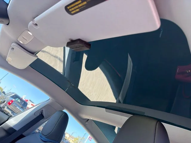Used 2025  Tesla  image 8