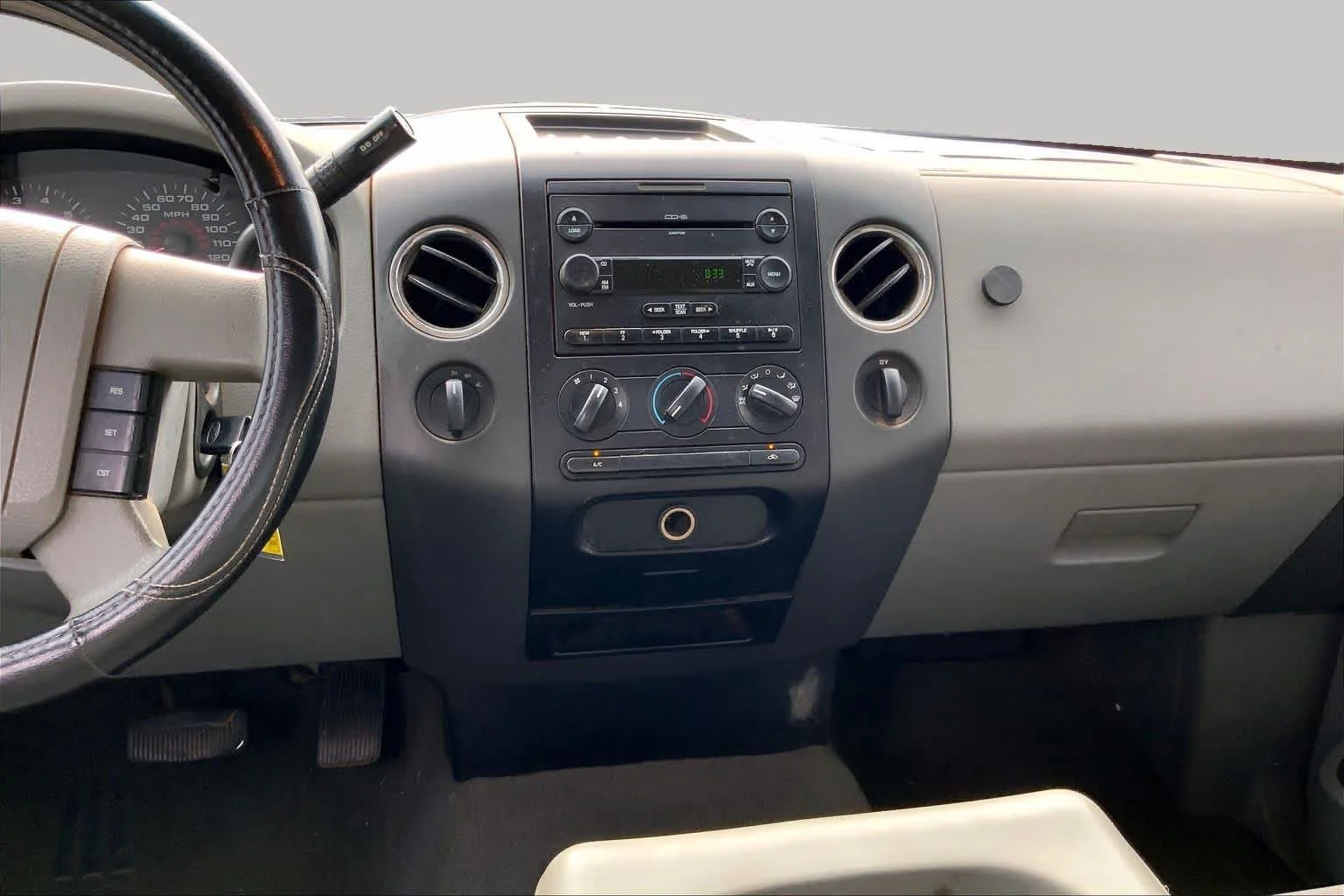 Used 2007 White Sand Tri-Coat Metallic Ford XLT image 6