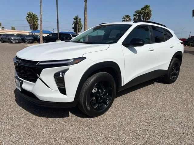 Used 2026 Summit White Chevrolet LT image 3