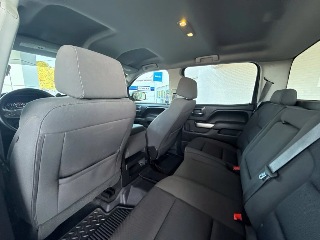 Used 2017 SUMMIT WHITE Chevrolet LT image 41