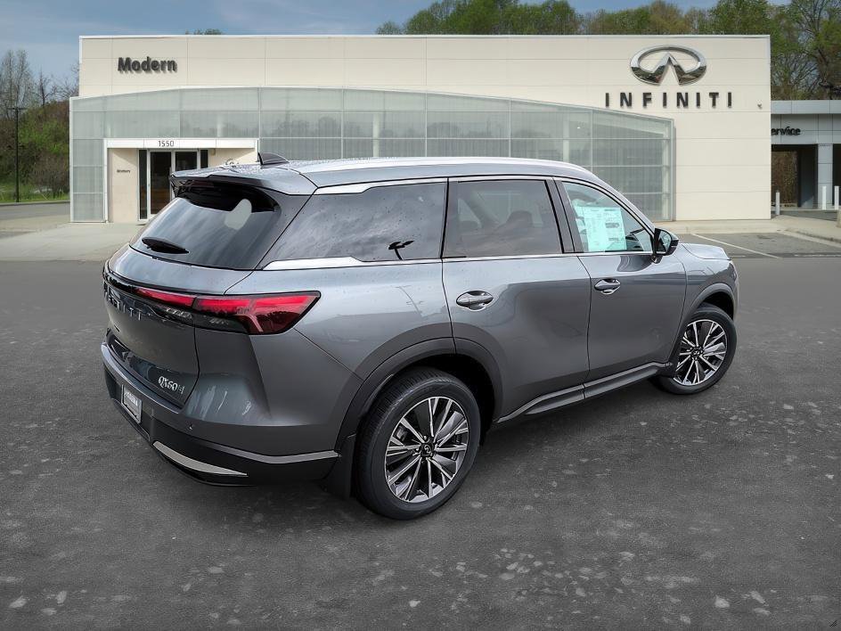 New 2027 GRAPHITE SHADOW INFINITI LUXE image 5
