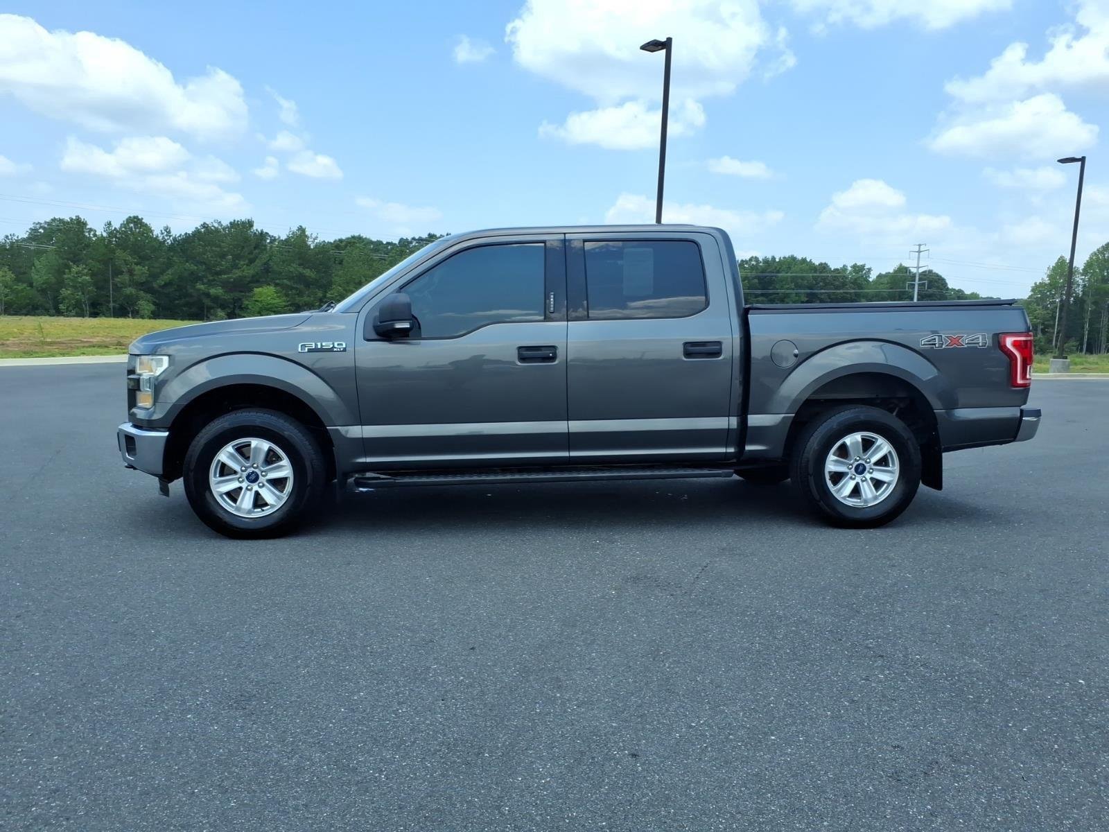 Used 2015 Magnetic Metallic Ford XLT image 3
