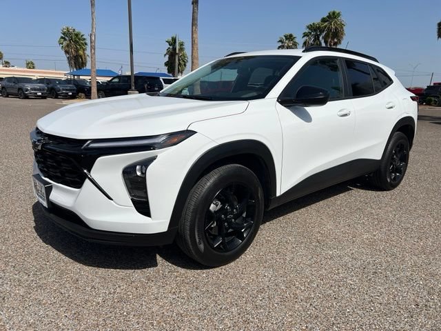 Used 2026 Summit White Chevrolet LT image 3