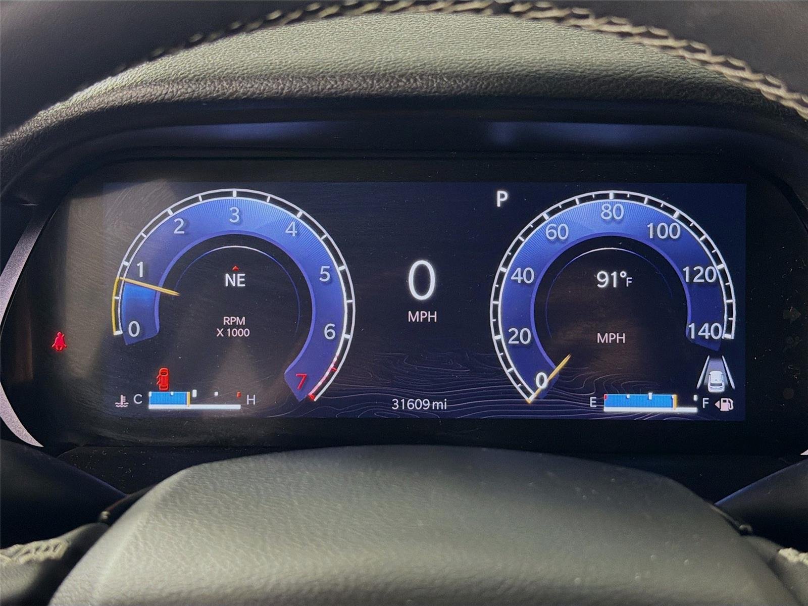 Used 2023  Jeep Laredo image 18