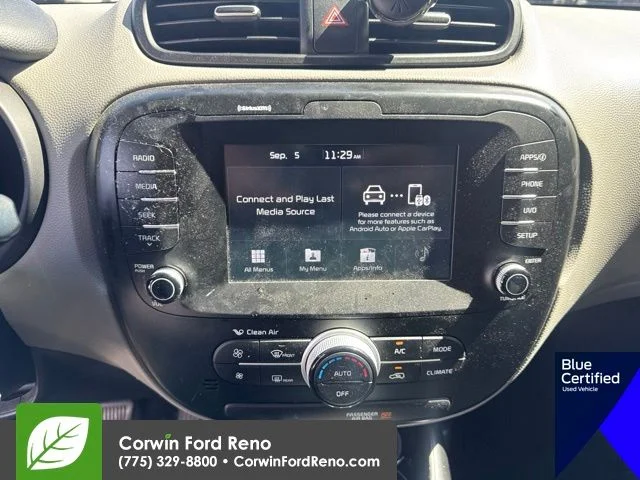 Used 2018 Black Kia Base image 19