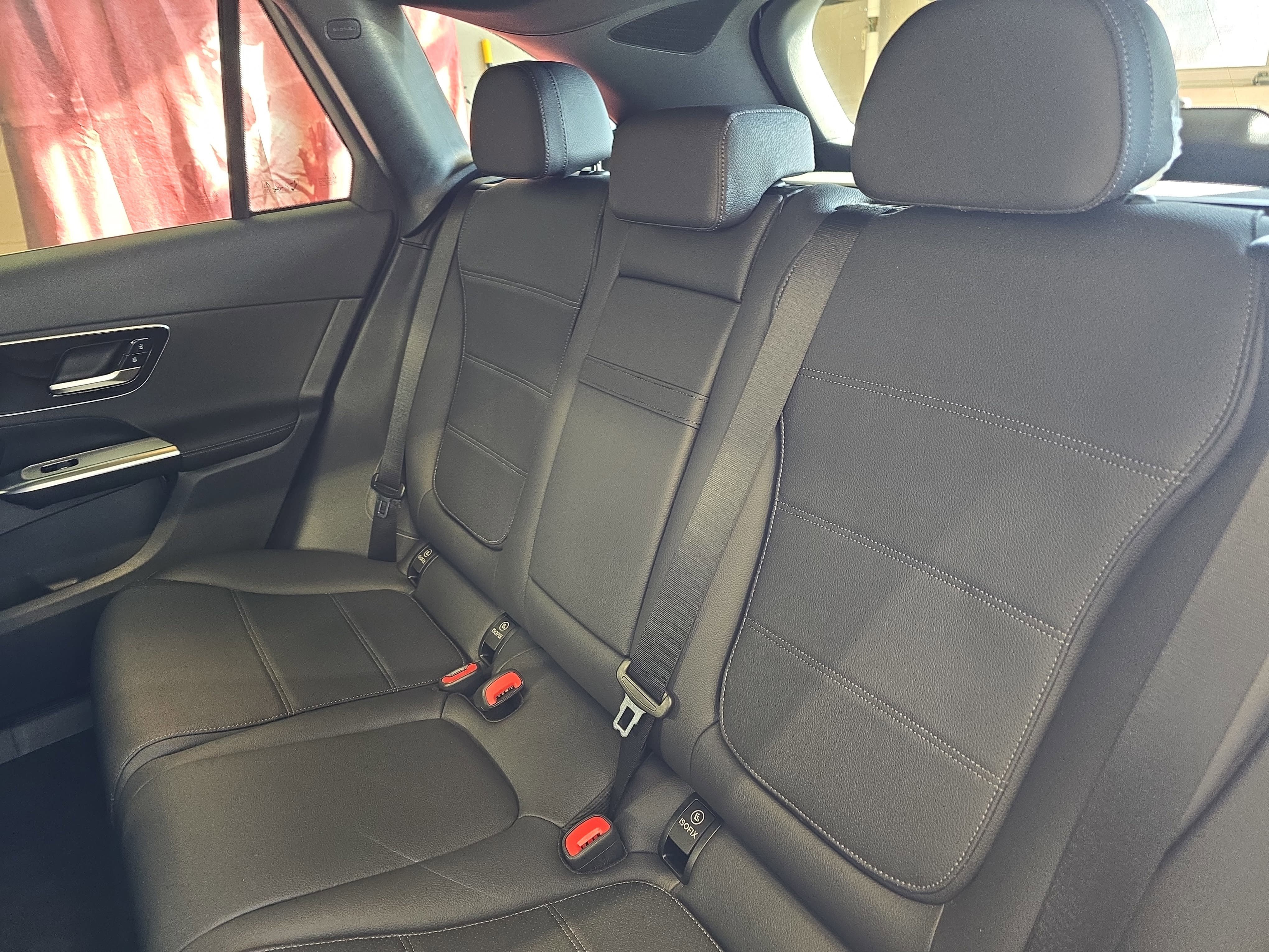 New 2026 Graphite Grey Metallic Mercedes-Benz GLC300 image 15