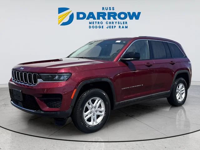 Used 2023 Red Jeep Laredo image 1