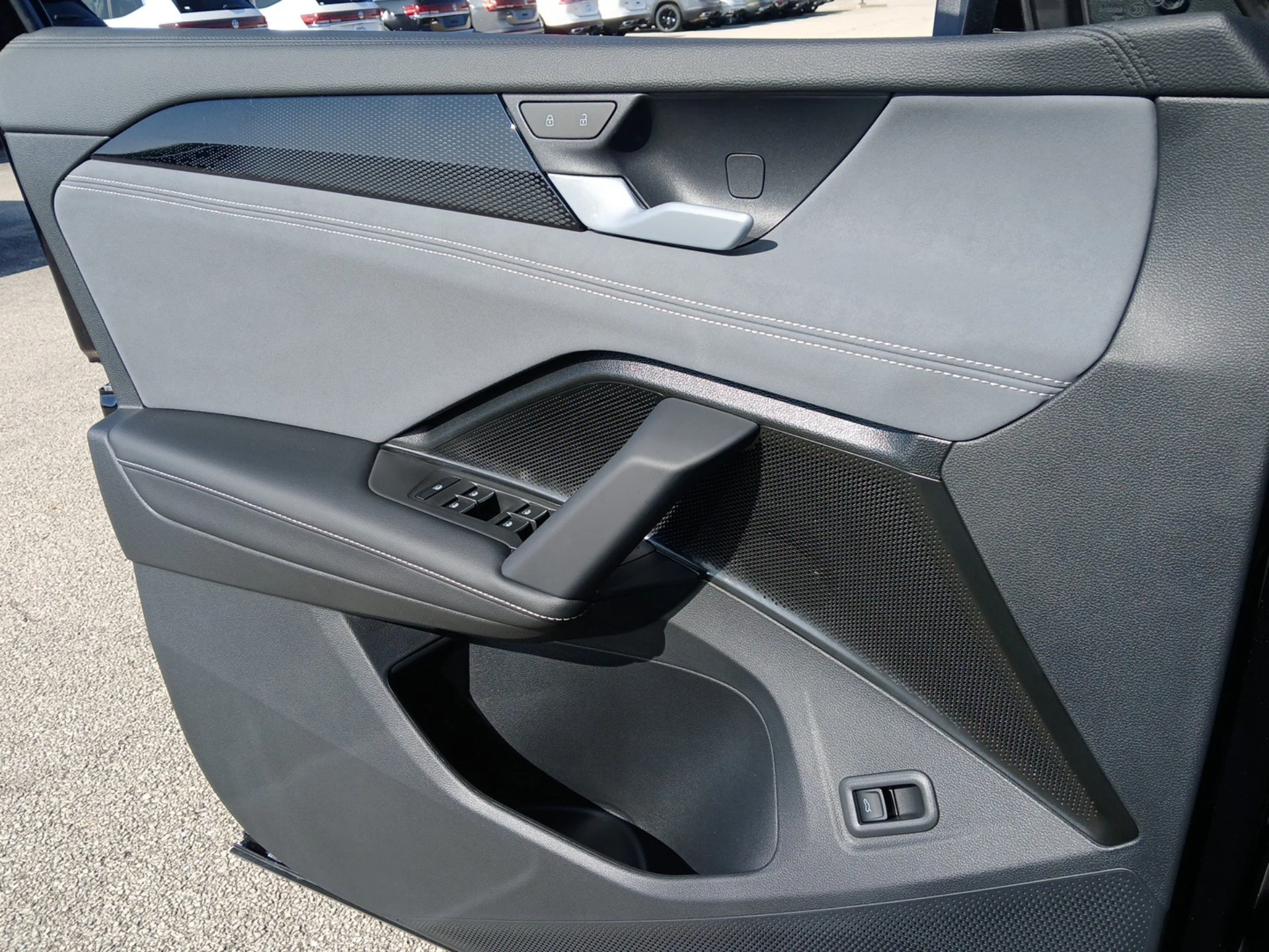 New 2026 Deep Black Pearl Volkswagen SE R-Line Black image 17