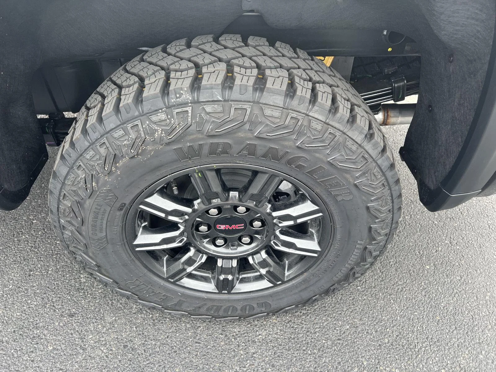 2026 GMC Sierra 1500 AT4X - Photo 13