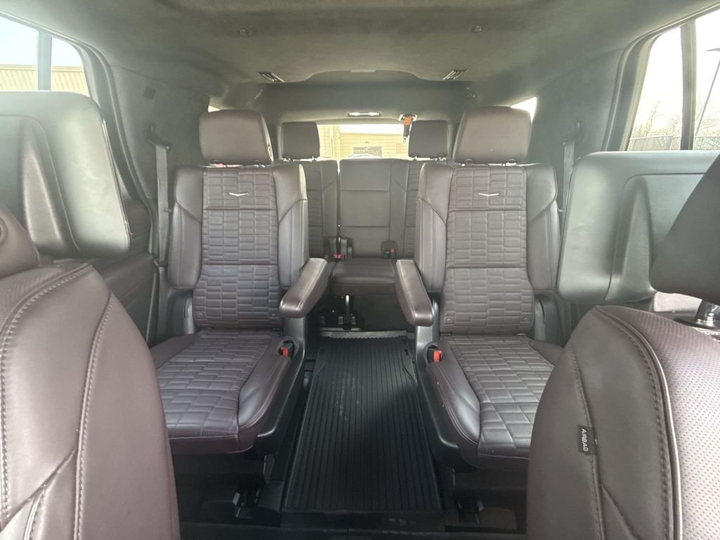 Used 2023 White Cadillac V-Series image 22
