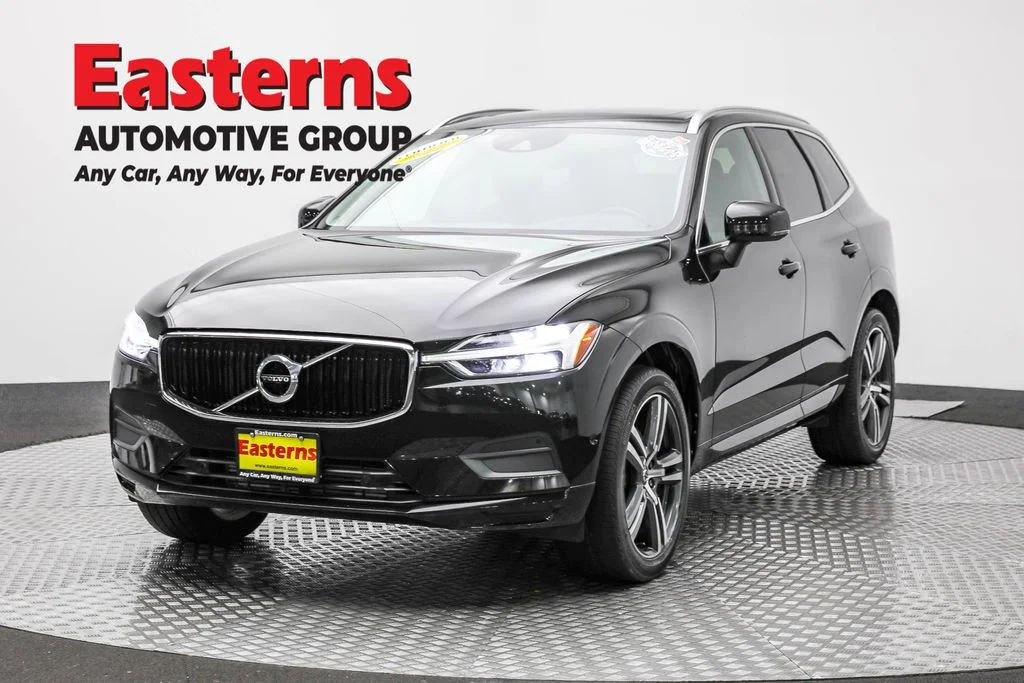 Used 2019 Black Volvo T5 Momentum image 1