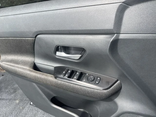 Used 2025 Gray Nissan SV image 27