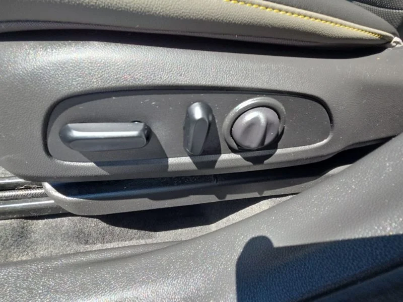 Used 2025 Blue Chevrolet ACTIV image 24