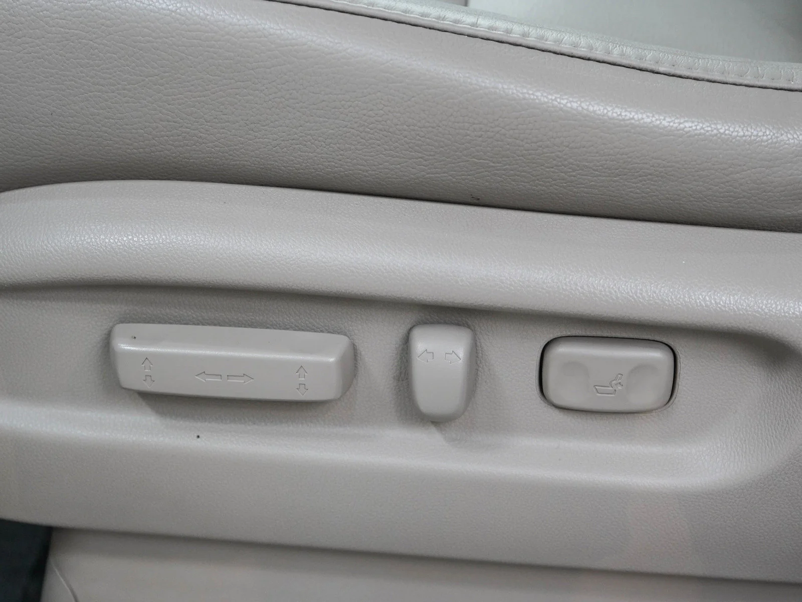 Used 2013  Honda FWD image 24