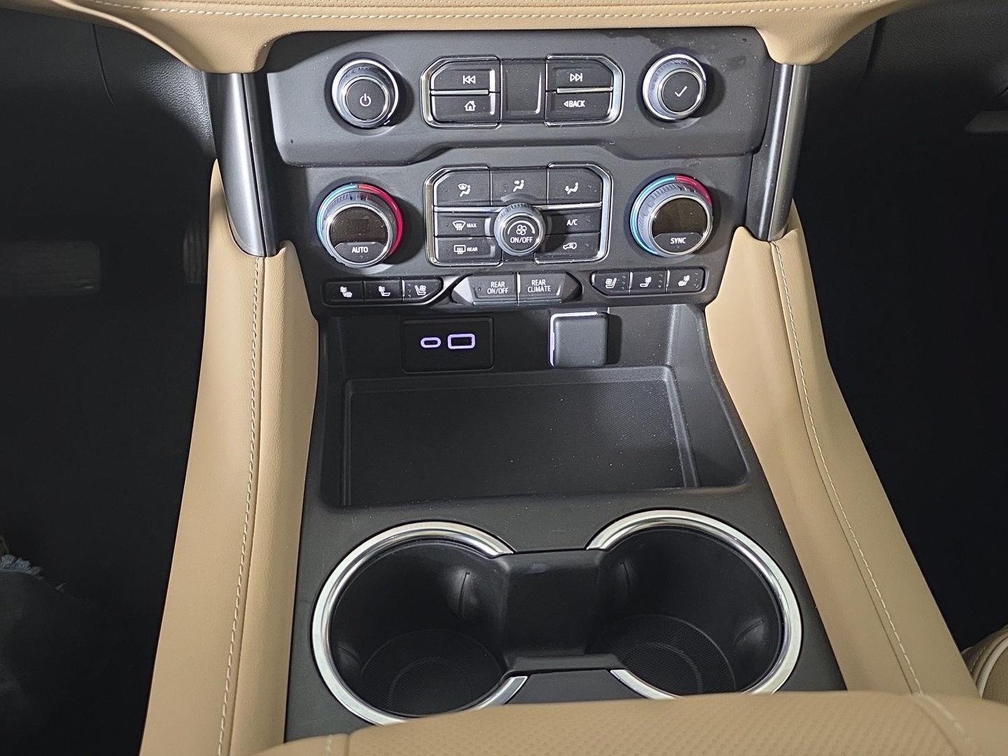 Used 2024 Iridescent Pearl Tricoat Chevrolet Premier image 21