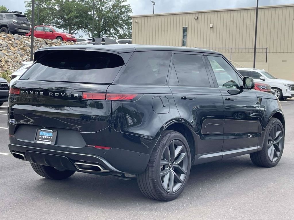 Used 2024 Black Land Rover SE image 3