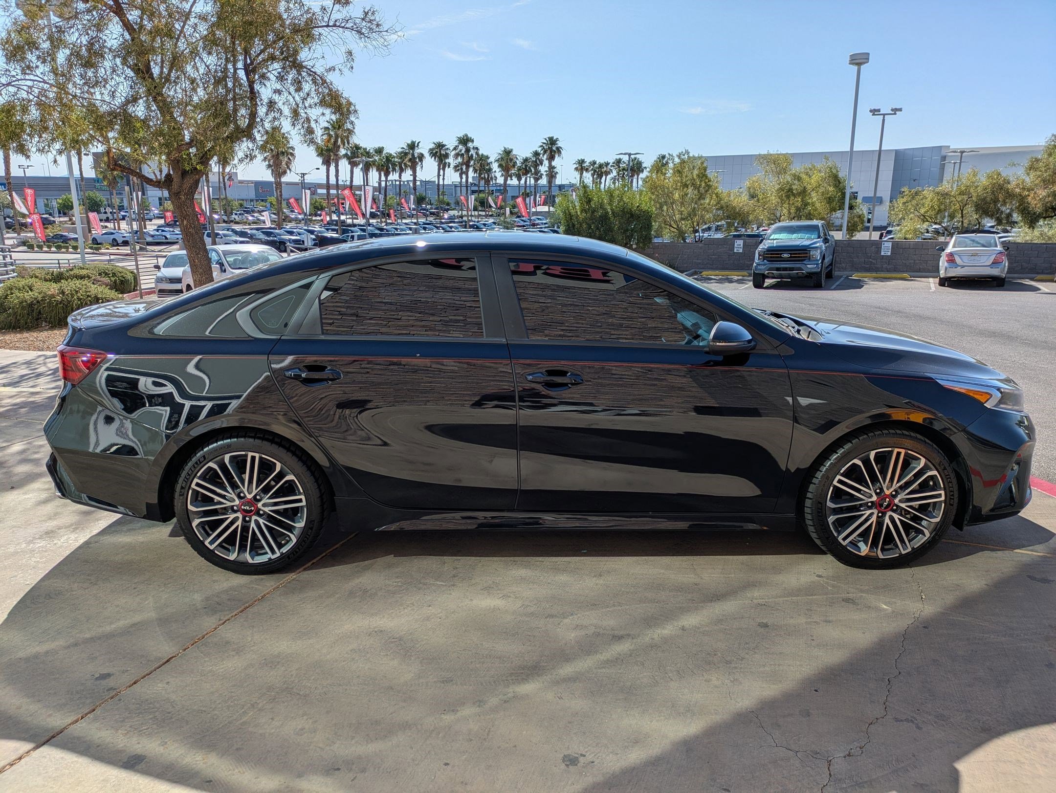 Used 2023 Aurora Black Kia GT image 6