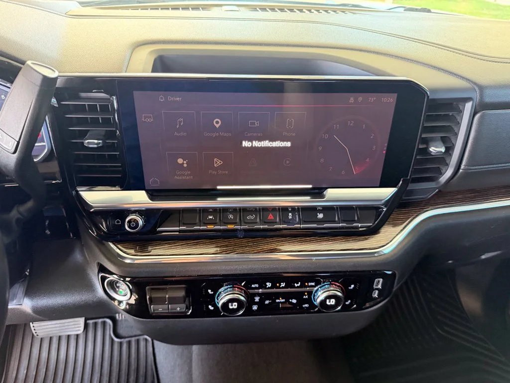 Used 2023 White GMC Elevation image 23