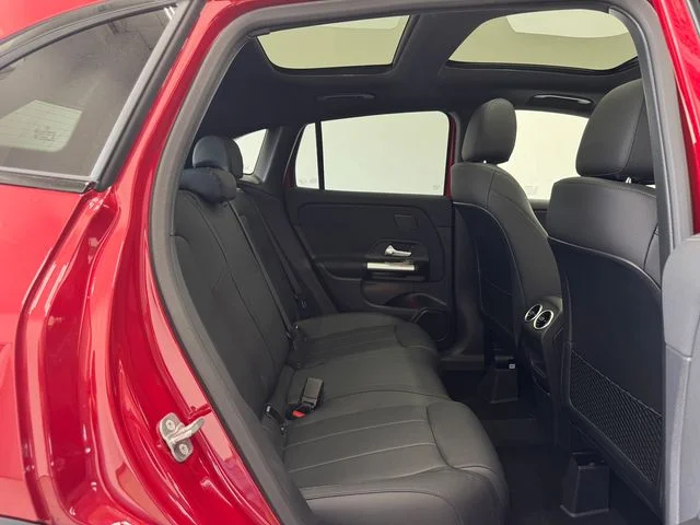 New 2026 MANUFAKTUR Patagonia Red Metallic Mercedes-Benz GLA 250 image 19