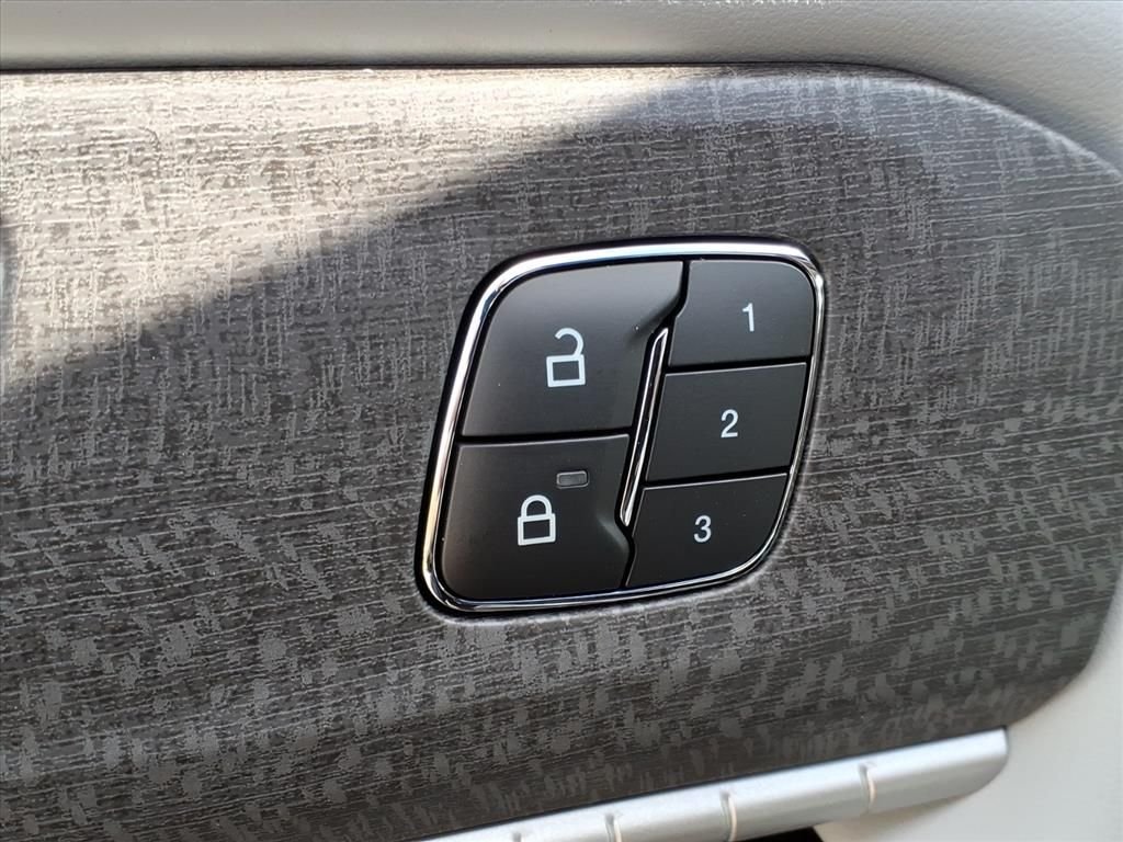 2026 Ford Explorer Platinum - Photo 19