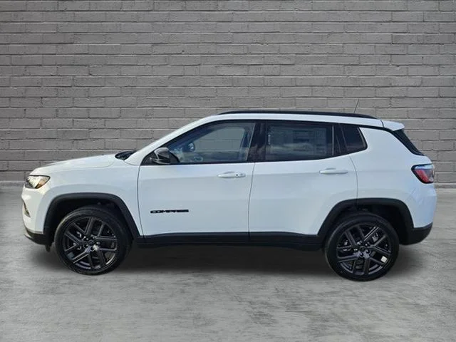 New 2026 Bright White Clearcoat Jeep Latitude image 2