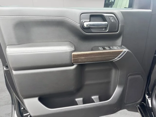 Used 2019  Chevrolet LT Trail Boss image 17