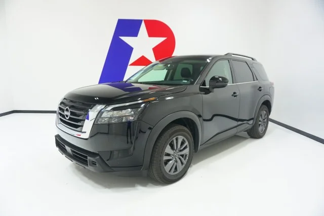 Used 2024 BLACK Nissan SV image 1